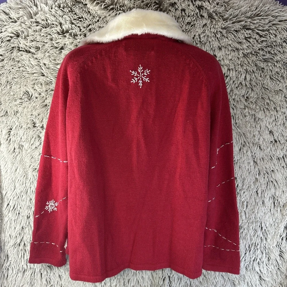 Tiara Snowman Christmas Winter Wonderland Snowflakes Red‎ Zip Up Sweater Medium
